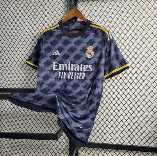 Maillot extérieur Real Madrid 2023-2024 Le 12 -ème Maillot, maillot de football avec logo et design officiel.