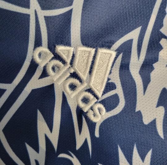 Maillot de football Real Madrid Le 12-ème Maillot, maillot concept avec logo et design officiel, vue frontale.