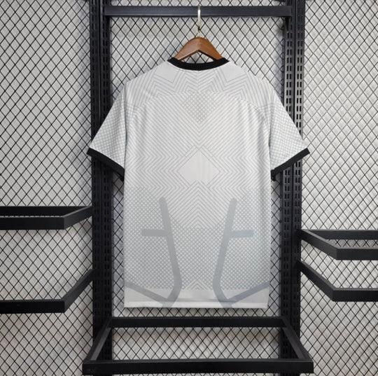 Maillot Inter Milan Concept 2024-2025 de Le 12, maillot de football bleu avec logo et détails modernes, vue frontale.