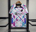 Maillot d'entraînement FC Barcelone 2023/2024 Le 12 -ème Maillot, vue arrière avec logo et détails de la tenue sportive.