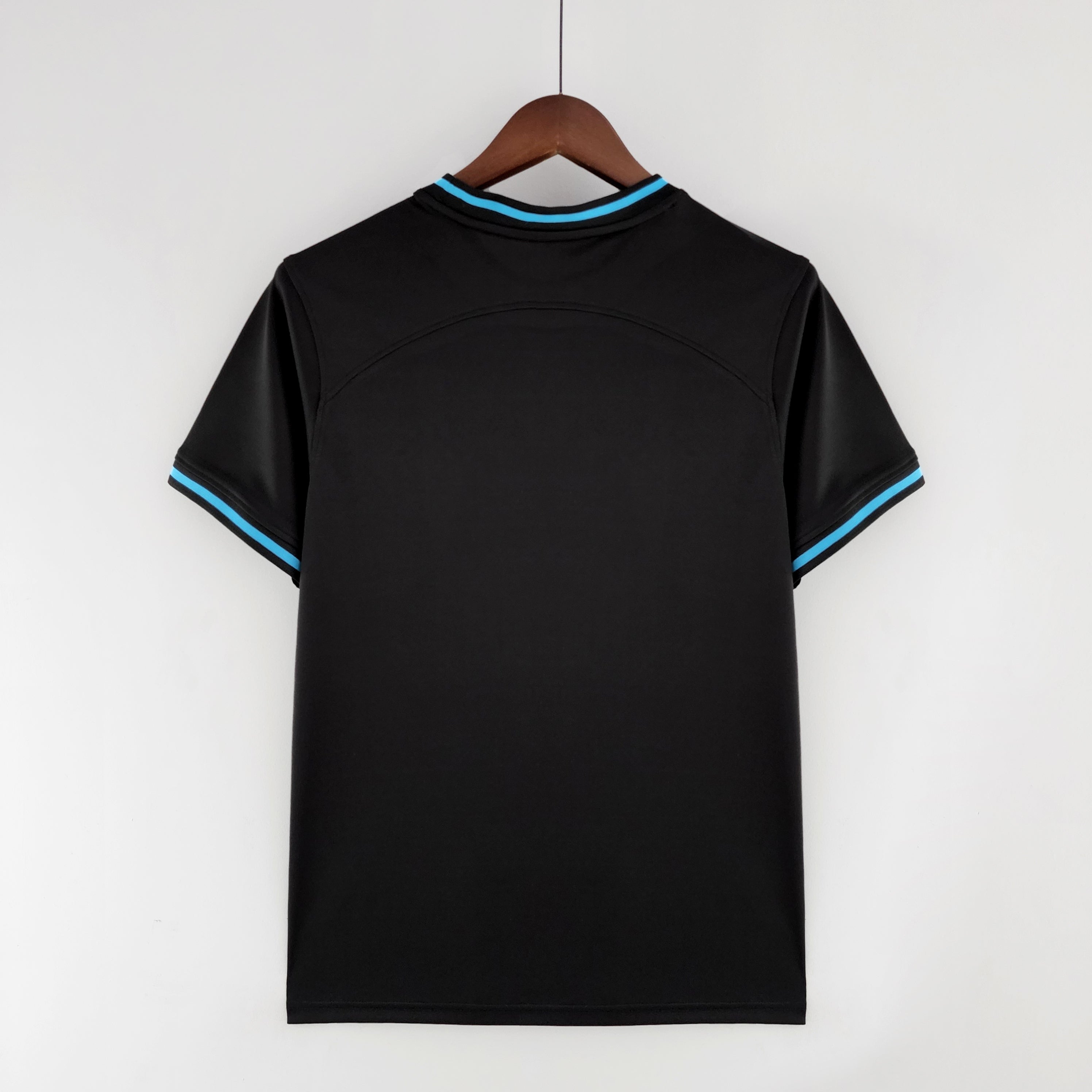 Maillot spécial du Brésil 2022/2023 de l'équipe Le 12, noir, avec détails du design sur le devant.