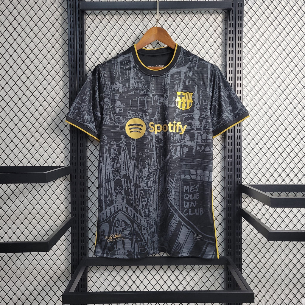 Maillot FC Barcelone édition spéciale 2023-2024 de la marque Le 12, vue de face avec détails du design et logo officiel.