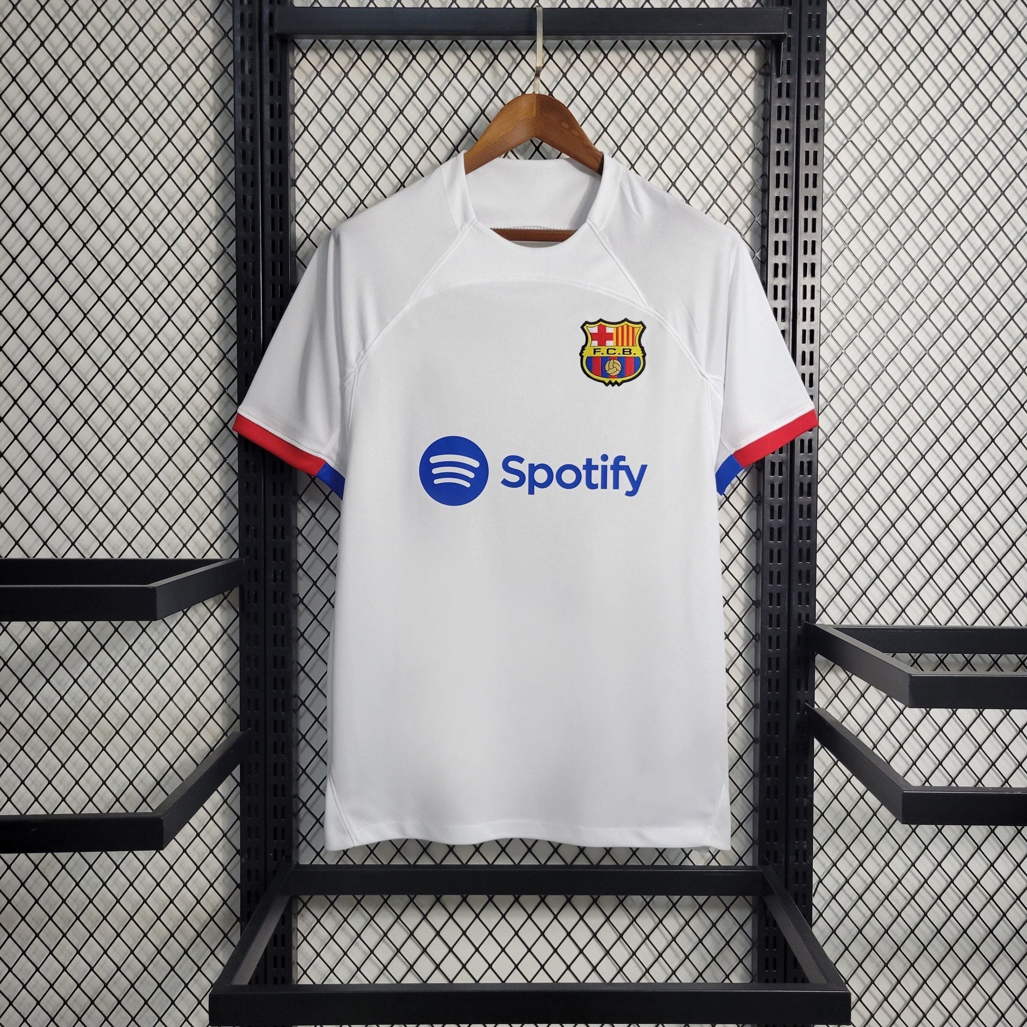 Maillot extérieur FC Barcelone 2023-2024 Le 12, maillot de football avec logo et design moderne, vue de face.