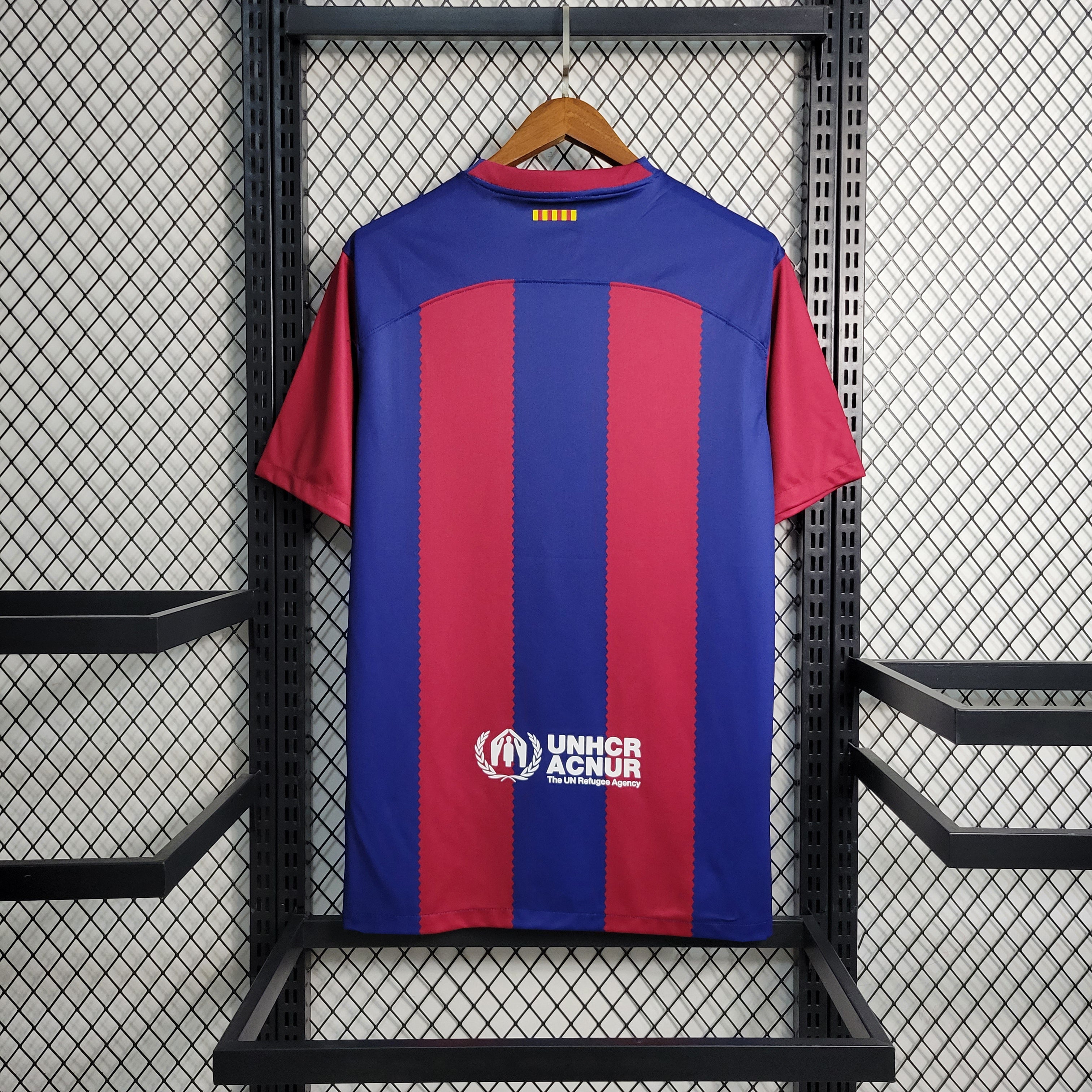 Maillot domicile FC Barcelone 2023-2024 Le 12-ème Maillot, maillot de football avec logo et détails du club.