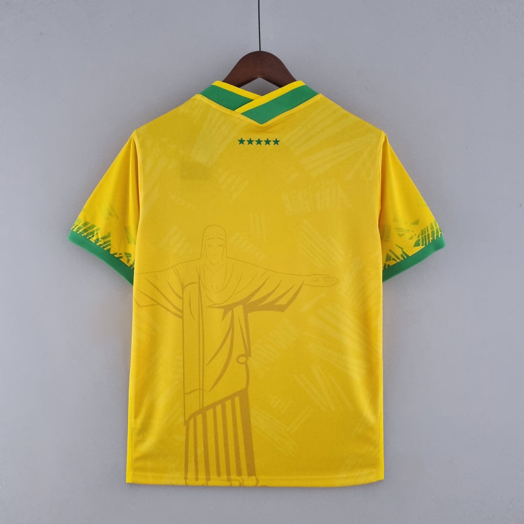Maillot Brésil couleur jaune, édition spéciale 2022, fabriqué par Le 12 -ème Maillot, vue de face avec détails du design.