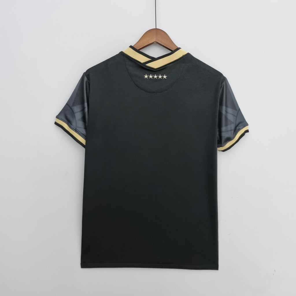 Maillot de football Brésil Concept 2022 Le 12, devant du maillot avec logo et design emblématique.