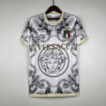 Maillot Italie Concept Blanc Doré 2023-2024 Le 12 -ème Maillot, vue front avec détails blancs et dorés.
