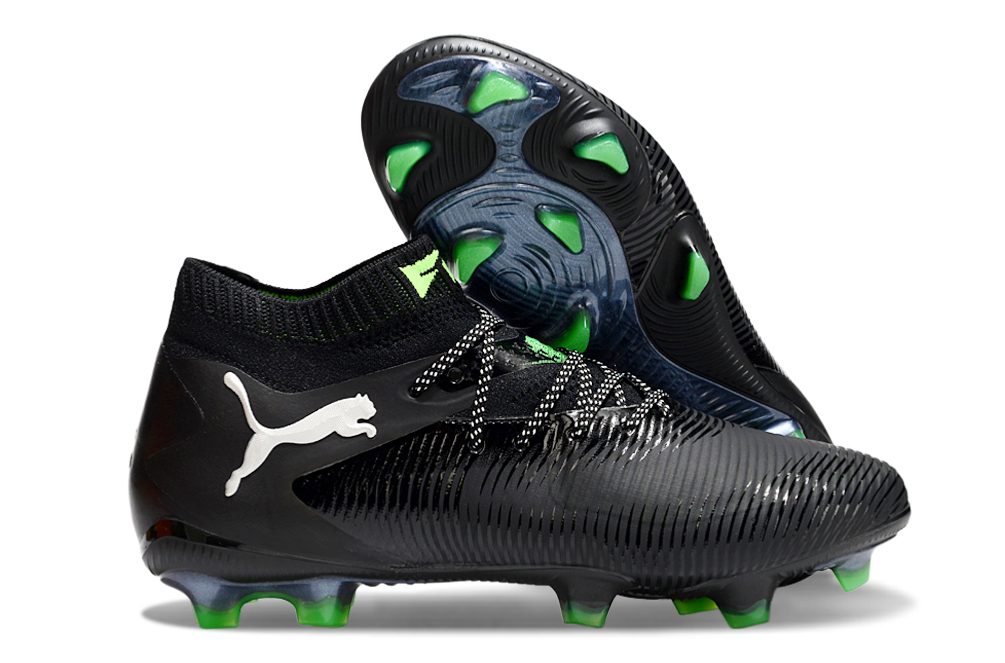 Crampons FUTURE 8 ULTIMATE FG de Le 12 -ème Maillot, vue de dessus, montrant les pointes en acier et la fixation.