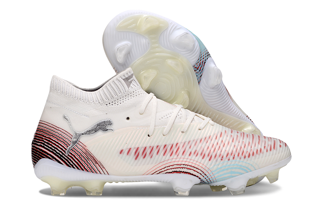 Crampons FUTURE 8 ULTIMATE FG de Le 12 -ème Maillot, vue des crampons en acier pour chaussures de football.