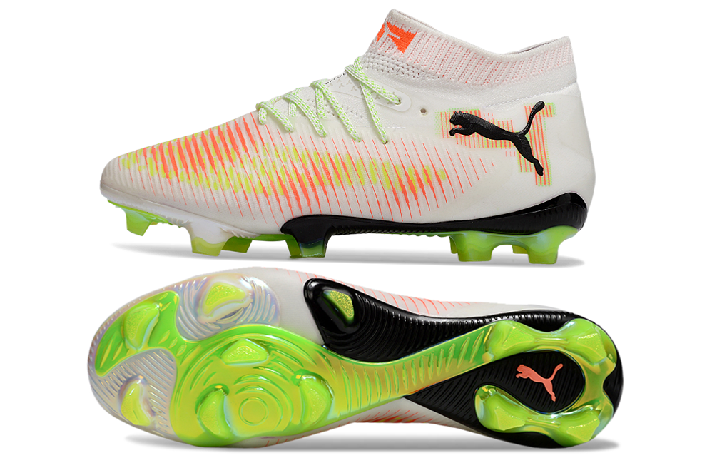 Crampons FUTURE 8 ULTIMATE FG de Le 12 -ème Maillot, vue montrant la semelle et le design des crampons pour football.