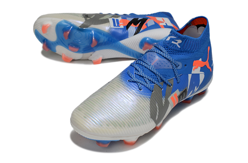 Crampons FUTURE 8 ULTIMATE FG de Le 12 -ème Maillot, vue de face, conçus pour le football sur terrain en gazon.