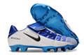 Crampons T90 FG de Le 12 -ème Maillot, avec 12 pointes en acier pour escalade ou alpinisme, visibles sur l'image.
