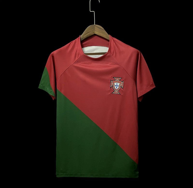 Maillot domicile Portugal 2022 2023 Le 12 -ème Maillot, maillot de football avec les couleurs nationales portugaises.