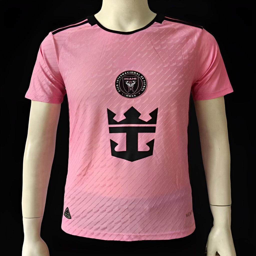 Maillot Inter Miami édition limitée Rose 2023-2024 Le 12-ème Maillot, vue du devant avec logo et détails colorés.