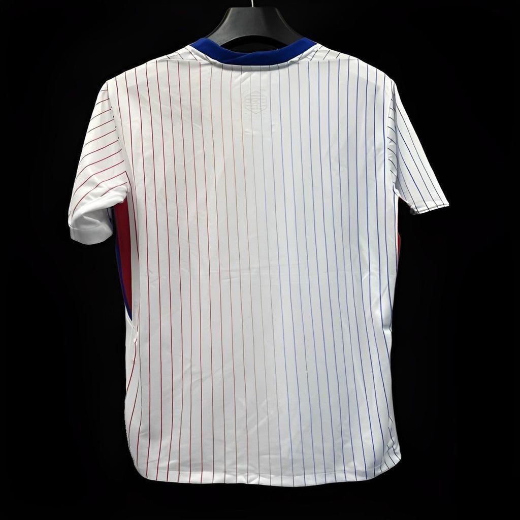 Maillot extérieur de l'équipe de France 2023-2024 Le 12ème Maillot, vue front avec détails du design bleu et logo officiel