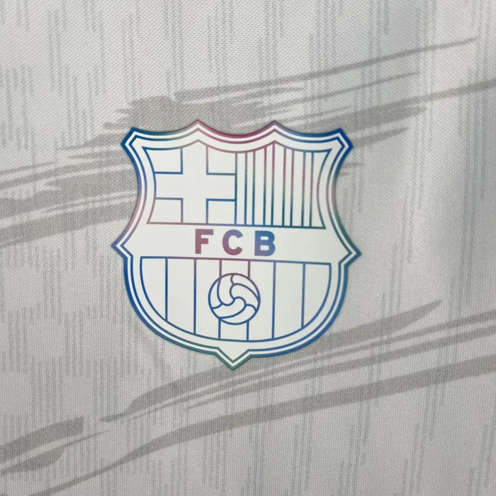 Maillot FC Barcelone 2025 Le 12 -ème Maillot, jersey officiel avec logo et détails du club, vue de face.