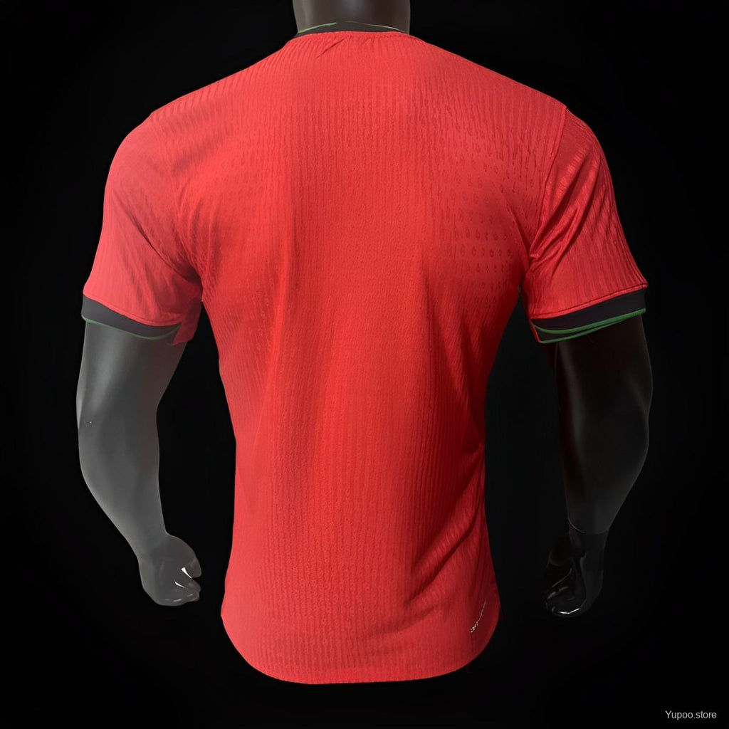 Maillot domicile Portugal 2023-2024 Le 12 -ème Maillot, devant avec logo et design officiel de la saison 2023-2024.