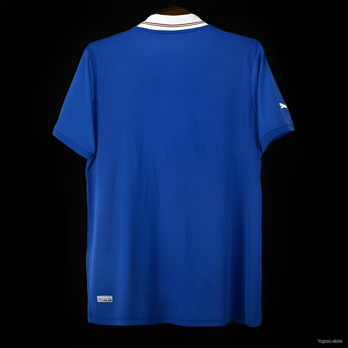 Maillot domicile rétro de l'Italie 2012, marque Le 12 -ème Maillot, vue avant avec logo et design classique.