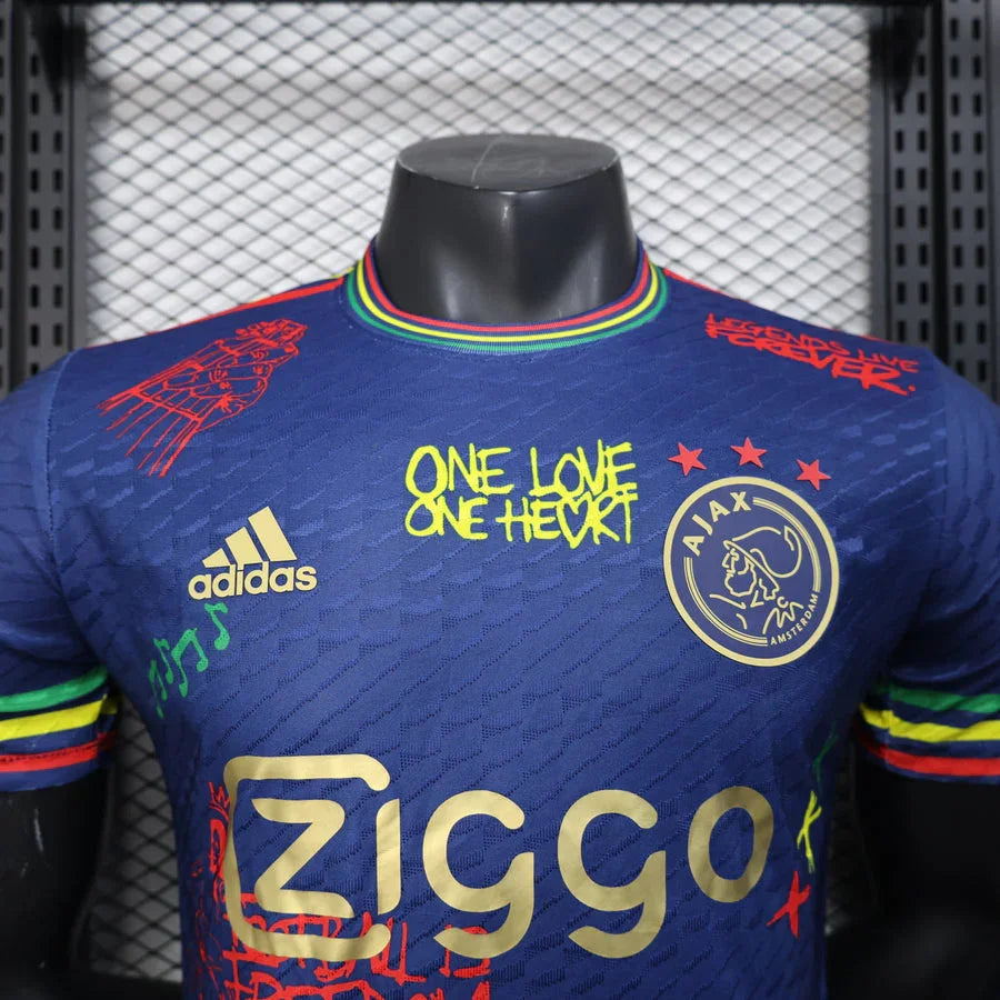 Maillot Concept Amsterdam 2025 Le 12 -ème Maillot, vue frontale, design coloré, tissu léger et ajusté.
