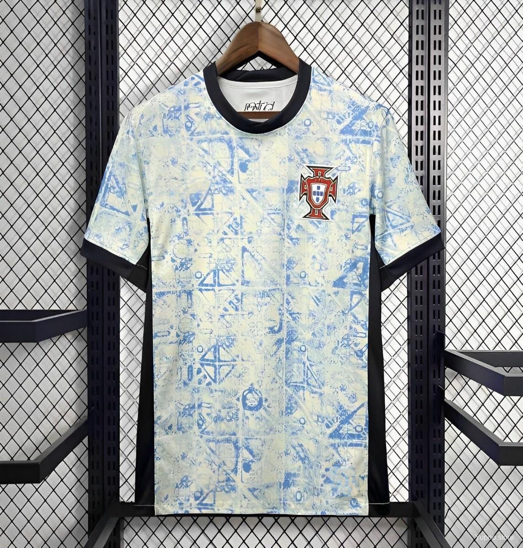 Maillot extérieur Portugal 2023 2024 de la marque Le 12 -ème Maillot, vue de face avec logo et design coloré.