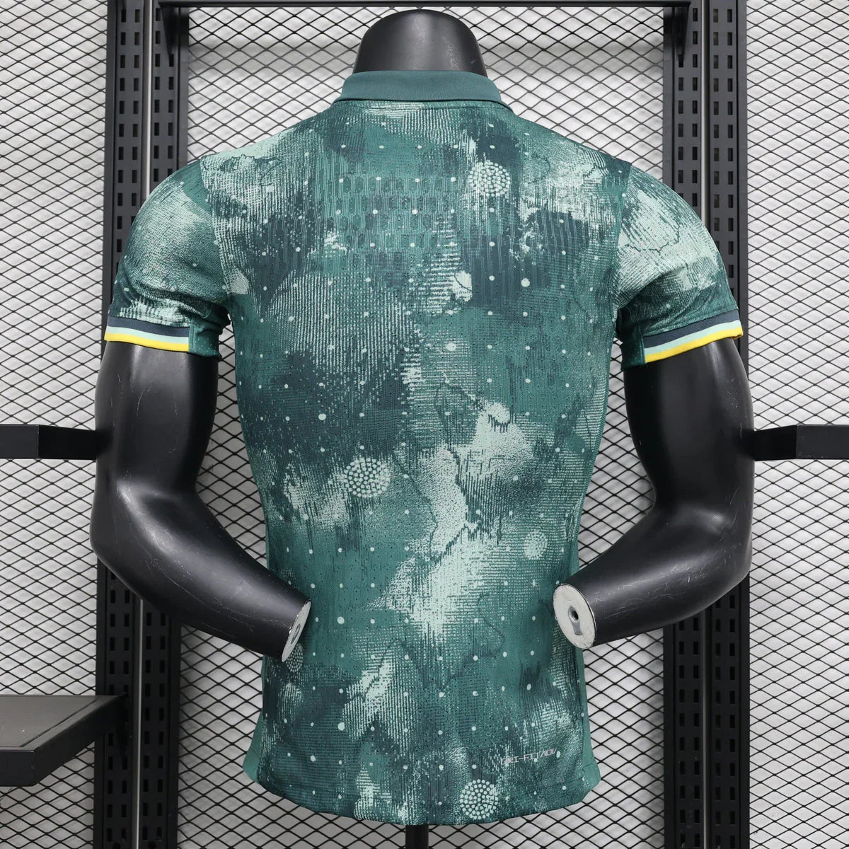 Maillot Tottenham 2024/2025 Le 12 -ème Maillot, maillot de football avec logo et design officiel visible sur l'image.