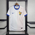 Maillot extérieur de l'équipe de France de football 2024-2025, marque Le 12, avec logo et détails du maillot EURO 2024.