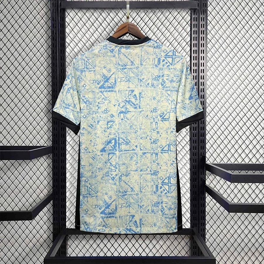 Maillot extérieur de l'équipe nationale du Portugal pour l'Euro 2024, fabriqué par Le 12 -ème Maillot, vue du devant.
