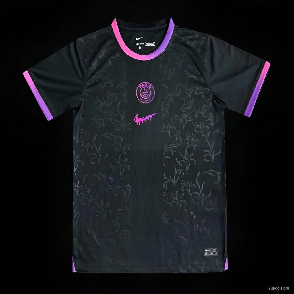 Maillot PSG spécial noir 2024/2025 de la marque Le 12 -ème Maillot, vu de face avec logo et détails du design.