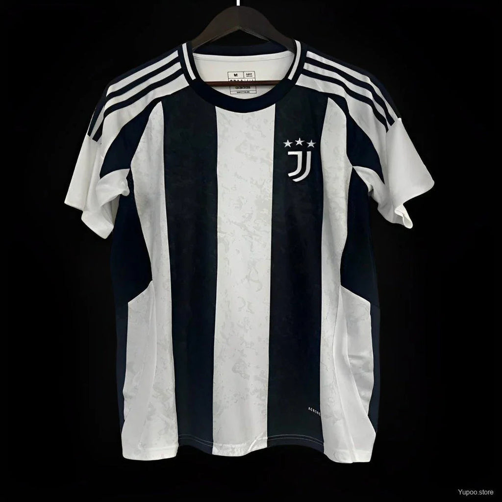 Maillot Juventus 2024/25 domicile Le 12 -ème Maillot, maillot de football avec logo et couleurs officielles de l'équipe.