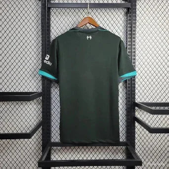 Maillot extérieur Liverpool 2024/25 Le 12 -ème Maillot, devant avec logo et détails du design.