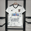 Maillot Japon édition spéciale One Piece 2024/2025 de Le 12 -ème Maillot, vue du devant avec logo et design coloré.