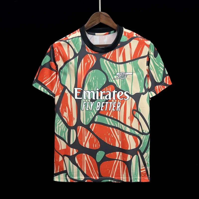 Maillot Arsenal édition spéciale 2024/25 Le 12, vue de face avec logo et détails colorés, tissu sportif et logo visible.