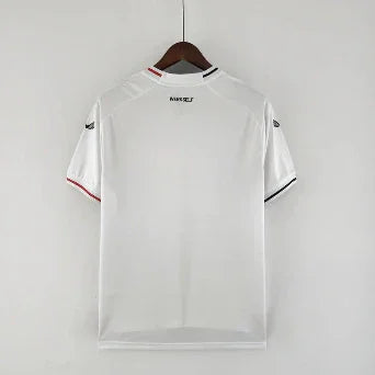 Maillot third Bayern Leverkusen 2023/24 Le 12-ème Maillot, devant avec logo et design distinctif, en tissu sportif.