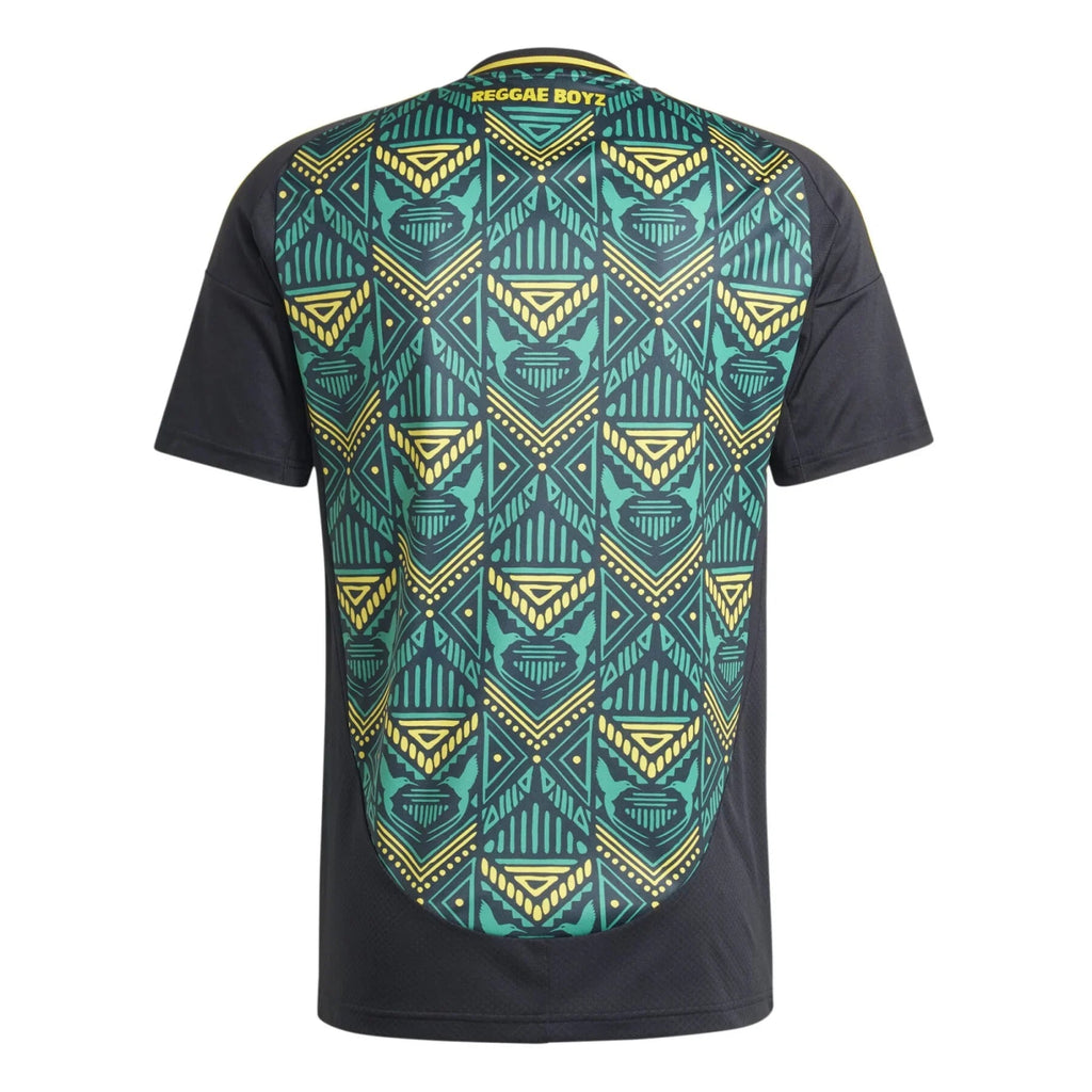 Maillot extérieur de la Jamaïque 2024/25, marque Le 12 -ème Maillot, vue en gros plan sur le design et les couleurs du maillot.