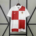 Maillot domicile de la Croatie 2024/25 Le 12 -ème Maillot, maillot de football avec les couleurs nationales croates.