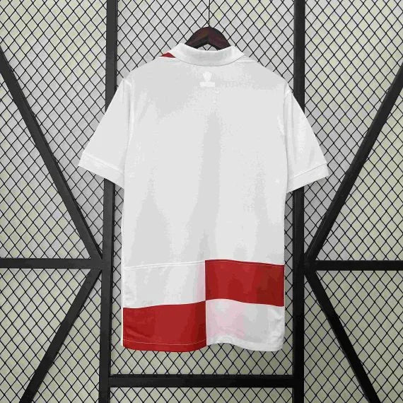 Maillot domicile de la Croatie 2024/25, marque Le 12, vue de face avec logo officiel et détails du design.