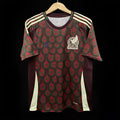 Maillot de football Mexique 2023/24 Le 12 -ème Maillot, vue de face avec logo et motifs colorés.