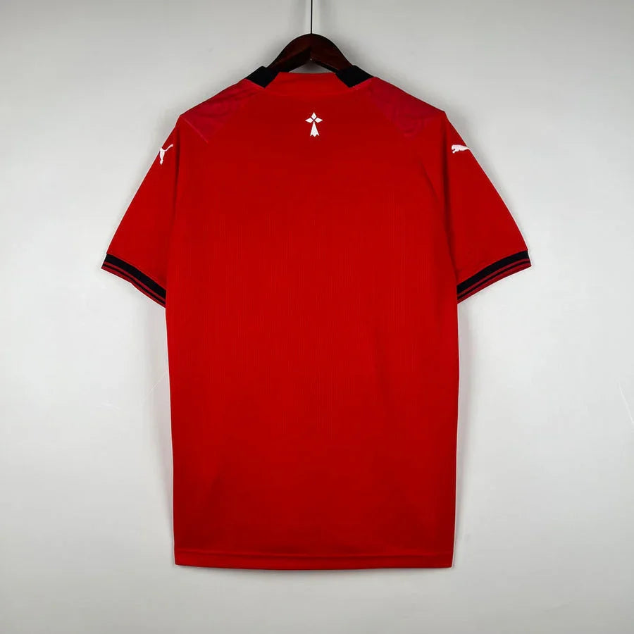 Maillot Rennes 2023/24 Le 12 -ème Maillot, maillot de football avec logo et couleurs officielles de l'équipe.