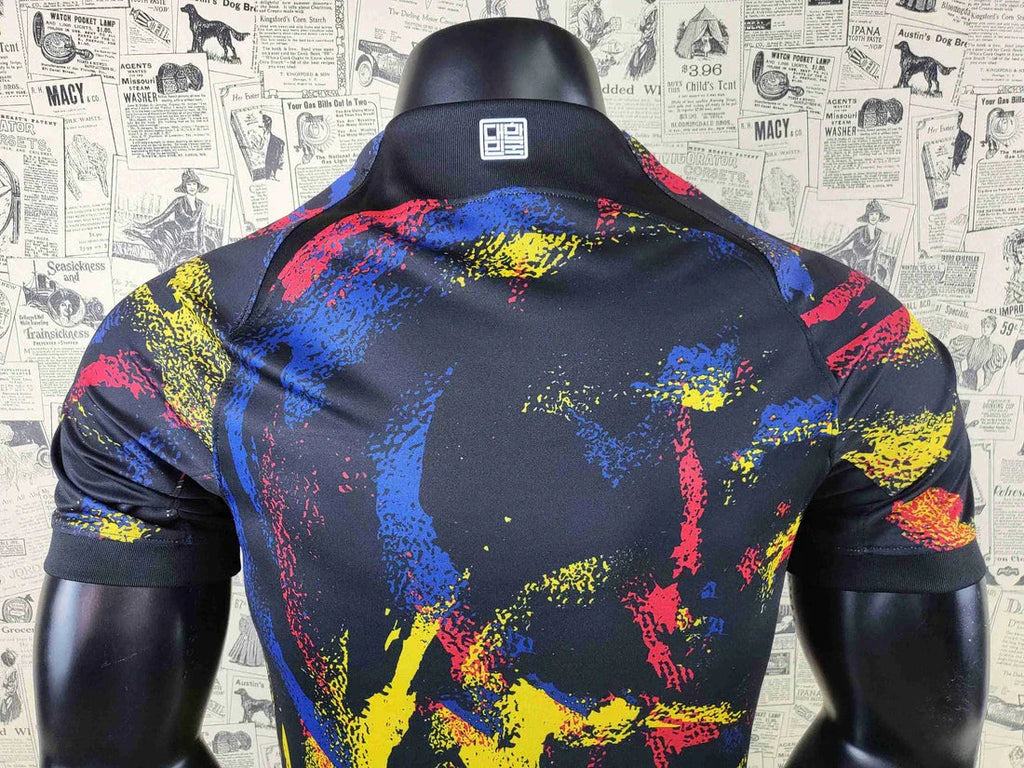 Maillot extérieur de la Corée du Sud, marque Le 12, affiché en image. Vêtement de football en couleur bleue avec logo.