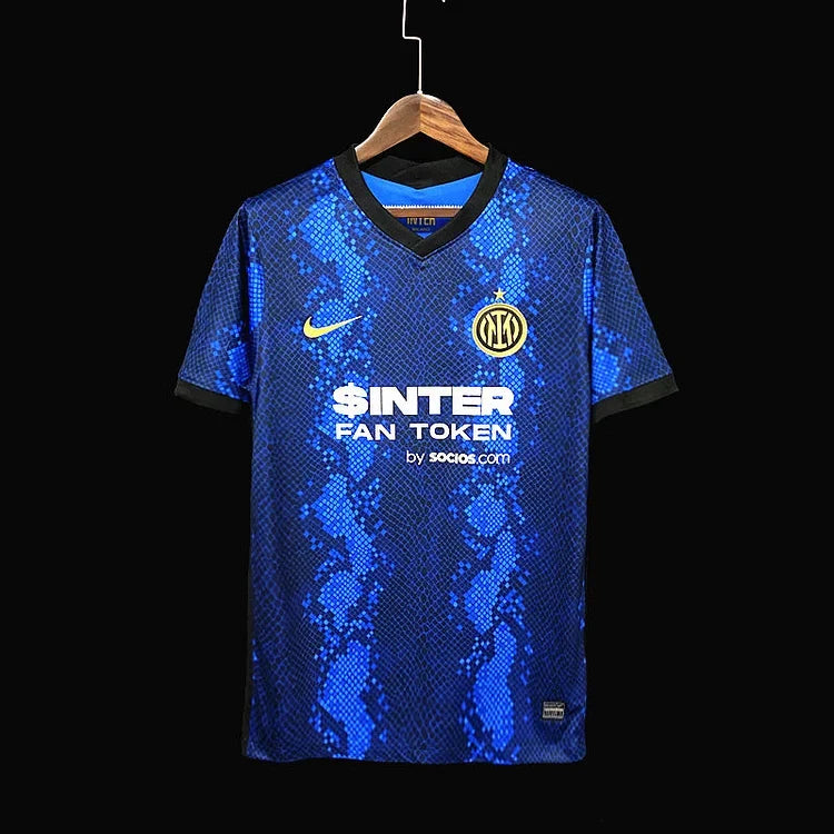 Maillot de football intérieur Le 12-ème Maillot 2021/22, détail du design et logo visible sur le tissu.