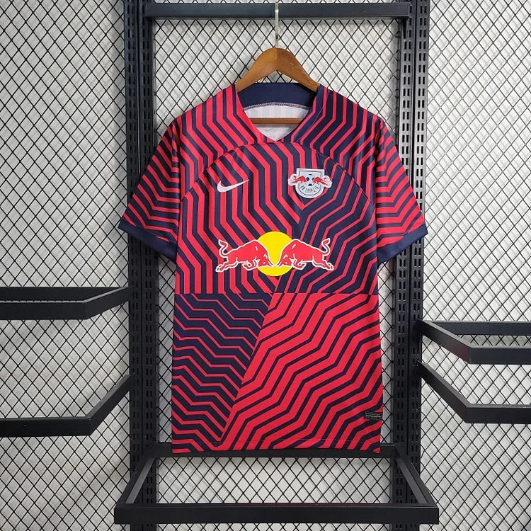 Maillot de football RB Leipzig 2023/24 Le 12 -ème Maillot, vue de face avec logo et design officiel.
