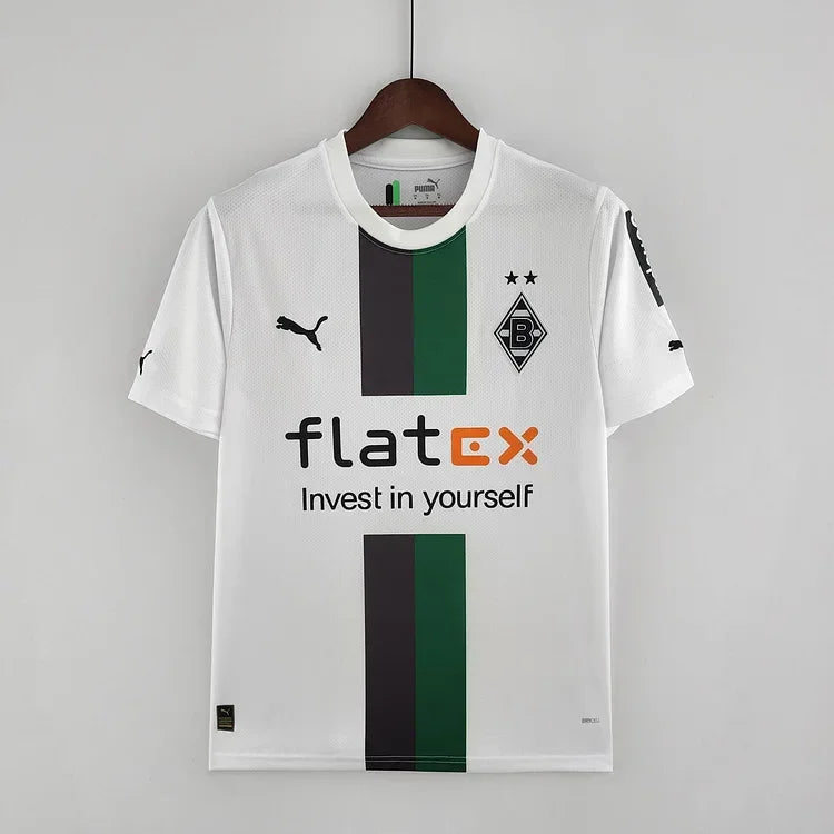 Maillot de football Monchengladbach 2022/23 de la marque Le 12 -ème Maillot, vue de face avec logo et détails du design.