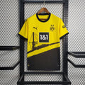 Maillot Borussia Dortmund 2023/24 Le 12 -ème Maillot, maillot de football avec logo et design officiel, vue frontale.