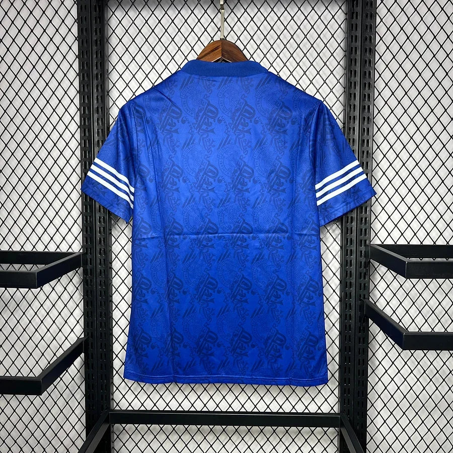 Maillot rétro Le 12 Angers 1994/95, maillot de football vintage avec logo et design d'époque, vue en gros plan.