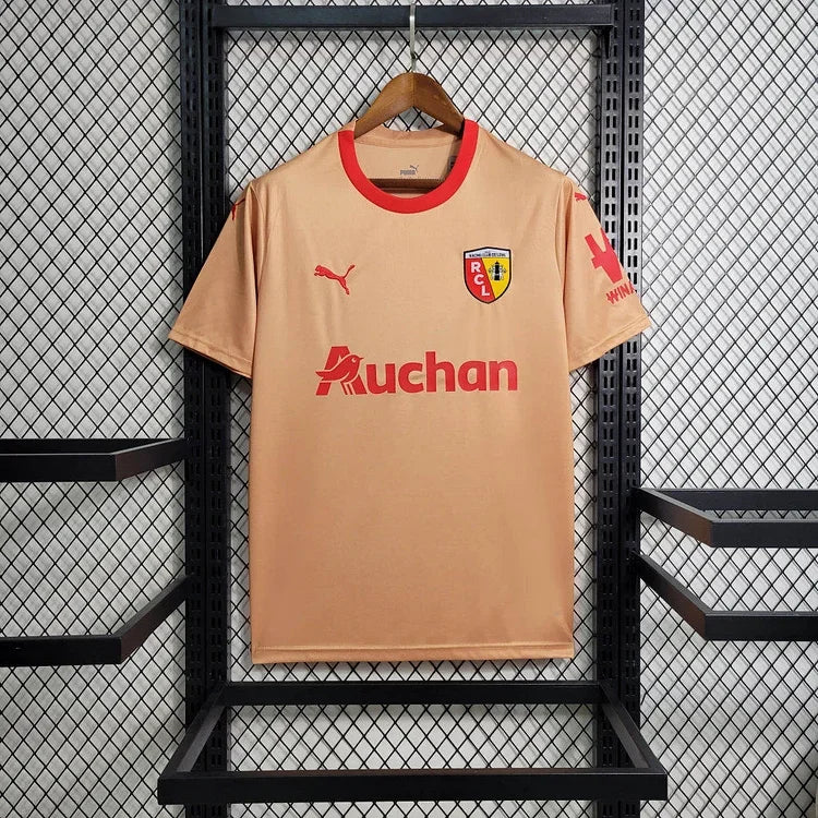 Maillot extérieur de la saison 2023/24 Le 12 -ème Maillot, vue en gros plan avec détails du design et logo.