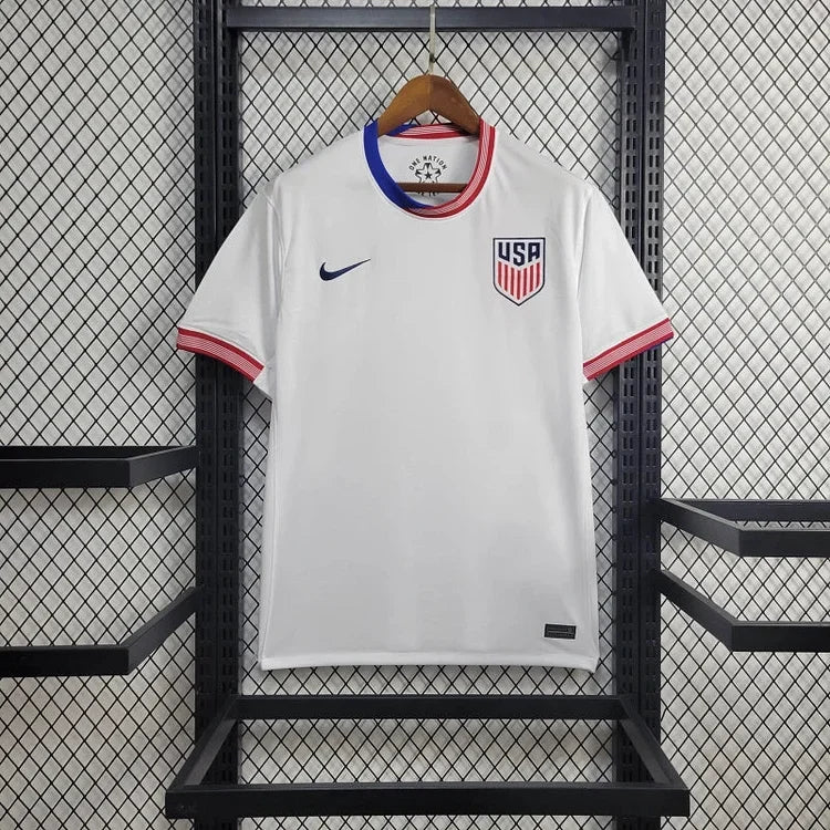 Maillot des États-Unis 2024/25 Le 12 -ème Maillot, maillot de football avec logo et détails nationaux, vue frontale.