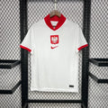 Maillot de football Pologne 2024/25 Le 12 -ème Maillot, vue de face avec logo et détails du design.