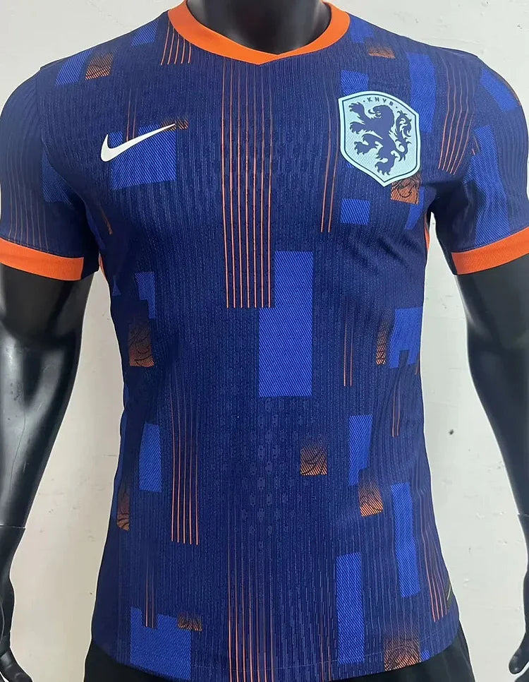 Maillot pays-bas extérieur 2024/25 Le 12 -ème Maillot, vue de face, logo et détails du maillot de football orange et noir