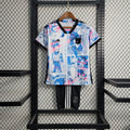 Maillot enfant japonais Le 12 2024/25, maillot de football avec logo et design japonais, vue de face.