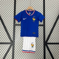 Maillot enfant de l'équipe de France Le 12 -ème Maillot, vêtement bleu avec logo officiel, vue de face.